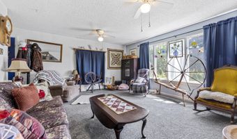 252 Meadowhill Rd, Manchester, ME 04351