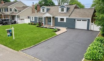 46 Purdy Ln, Amityville, NY 11795