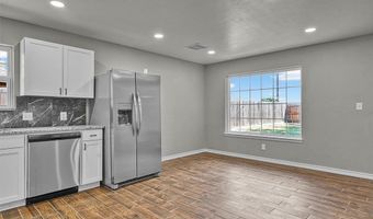 2404 N Robin St, Altus, OK 73521