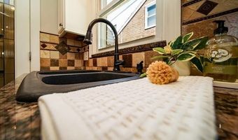 8076 Winona Ave, Allen Park, MI 48101