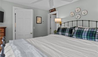 99 Coggeshall Ave 2, Newport, RI 02840