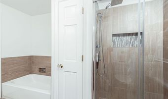 8 Somerset Rd, Cranston, RI 02910