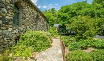 48 Old Searsport Ave, Belfast, ME 04915