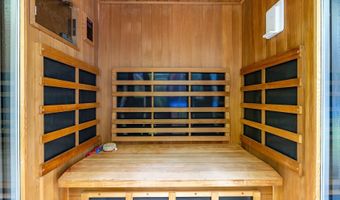 127 Mokumanu Dr, Kailua, HI 96734