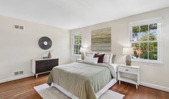 5719 NEWINGTON Rd, Bethesda, MD 20816