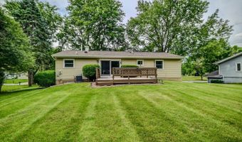 5514 Meadowood Dr, Fitchburg, WI 53711