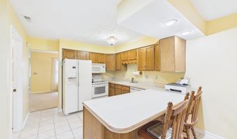 4317 Heathrow Dr, Anderson, IN 46013