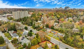 4902 GREENWAY Dr, Bethesda, MD 20816