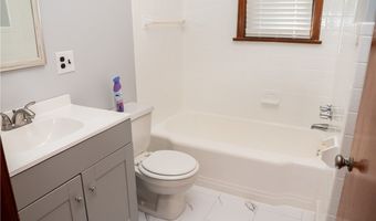 2792 S Canfield Niles Rd, Austintown, OH 44515