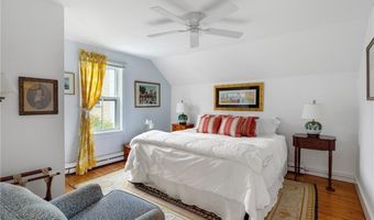 15 Cross St, Newport, RI 02840