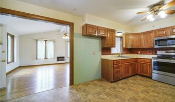 50 W Oak Hill Dr, Ballwin, MO 63021