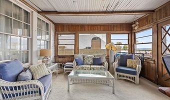 517 BEACH Ave, Atlantic Beach, FL 32233