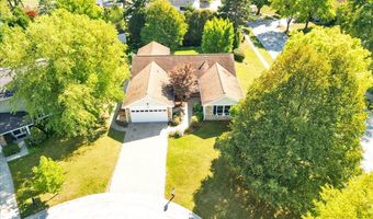 721 Brentwood Ct, Algonquin, IL 60102