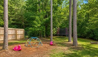 341 Courtland Dr, Appomattox, VA 24522