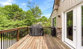 15 Bishop Cir, Albrightsville, PA 18210