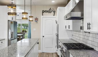 9691 Crow Ln, Adkins, TX 78101