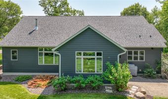 904 Timber View Dr, Altoona, WI 54720