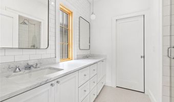 349 SE 4th St, Bentonville, AR 72712