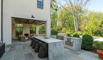 7101 LONGWOOD Dr, Bethesda, MD 20817