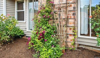 15765 SW VILLAGE Cir, Beaverton, OR 97007
