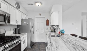 6809 Meadow Ln, Middleburg Heights, OH 44130