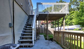 150 Hillcrest Rd, Bridgeport, CT 06606