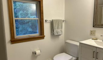 29 Folkestone Dr, Bar Harbor, ME 04609