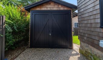 14 Robinson St, Narragansett, RI 02882