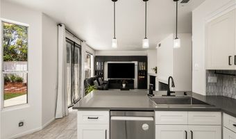 8610 E Silver Rdg, Anaheim, CA 92808
