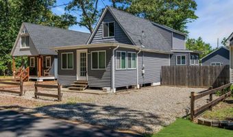 375 E BARNEGAT Ave, Bayville, NJ 08721