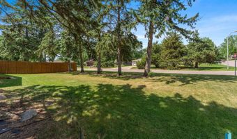 201 S 5th Ave, Brandon, SD 57005