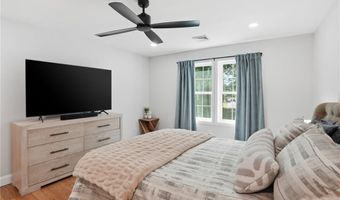 72 Wilbur Rd, Lincoln, RI 02865