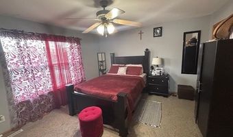1522 Deerfield Dr, North Liberty, IA 52317