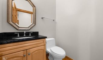 1017 E Red Oak St, Addison, IL 60101