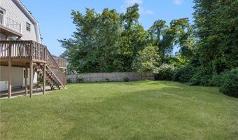 133 Bridgetown Rd, Narragansett, RI 02882