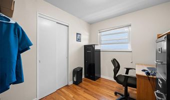 7932 Kingwood St, Affton, MO 63123