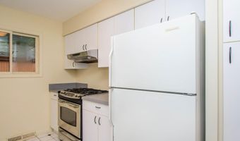 924 N Maple Rd, Ann Arbor, MI 48103
