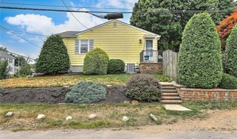 8 Halsey St, North Providence, RI 02911
