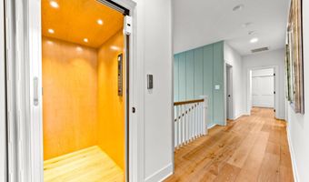 90 E LAKE Dr, Annapolis, MD 21403