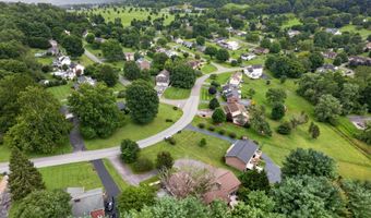 823 Birdie Dr, Abingdon, VA 24211