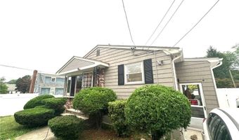 8 Ashby St, Johnston, RI 02919