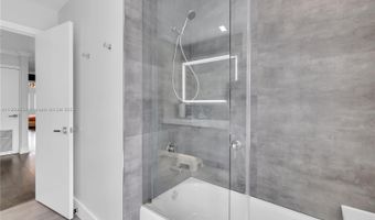 3015 NE 208th St 3015, Aventura, FL 33180