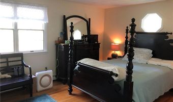 2 Marywood Ln, Cumberland, RI 02864