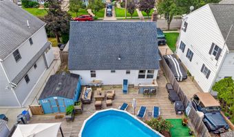 131 Dorset Ave, Albertson, NY 11507
