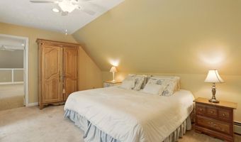 4 Catesby Ln, Bedford, NH 03110
