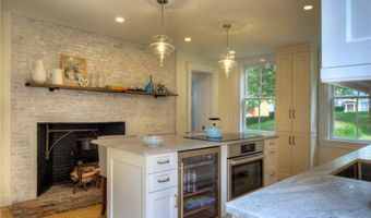 204 Spring St, Newport, RI 02840