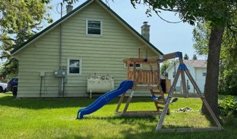 216 4th St E, Bottineau, ND 58318
