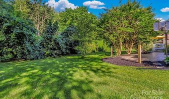 5 Fairway Dr, Arden, NC 28704