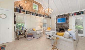 96 Steamboat St, Jamestown, RI 02835