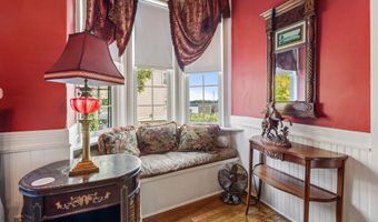 215 N Main St, Alma, WI 54610
